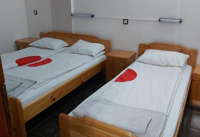 호텔 почивна станция   тец бобов дол