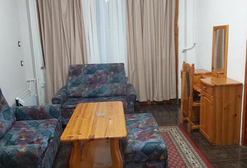 호텔 почивна станция   тец бобов дол