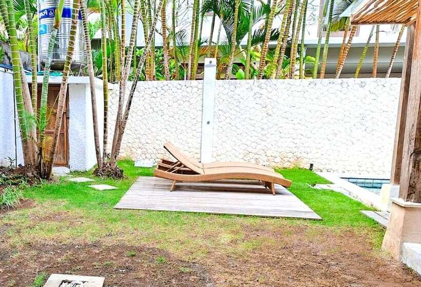 Отель Belvilla Peaceful Retreat Nelayan Beach