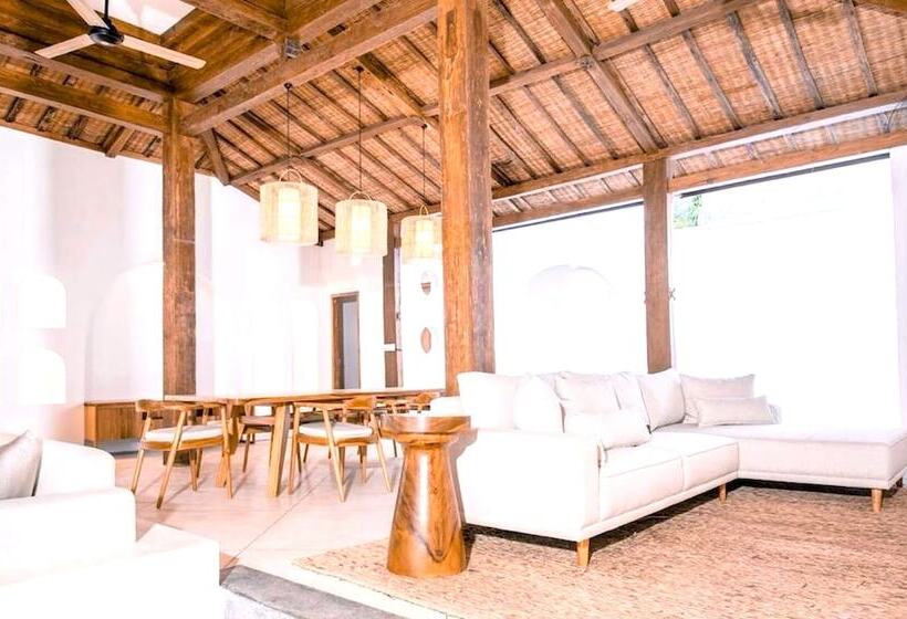 Отель Belvilla Peaceful Retreat Nelayan Beach