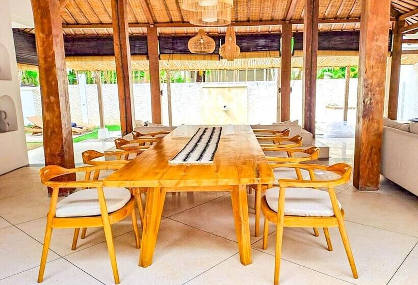 Отель Belvilla Peaceful Retreat Nelayan Beach