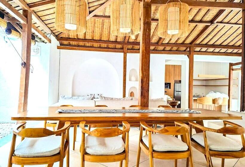 Отель Belvilla Peaceful Retreat Nelayan Beach