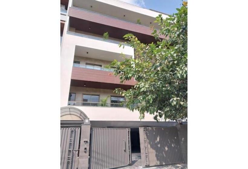 Hotel Bluo Studio3 Dlf Cybercity   Balcony, Gym Tt, Lift