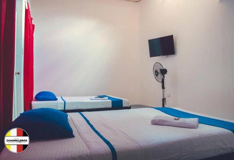 酒店 Cuadrilleros