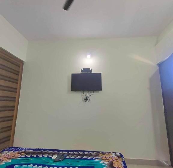 Hotel Oyo Navarang Boarding And Lodging