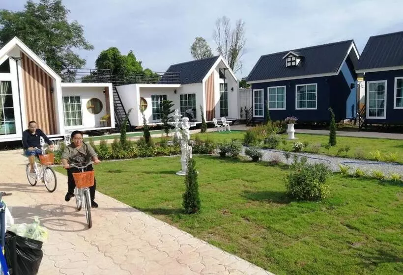 هتل Raintrary House