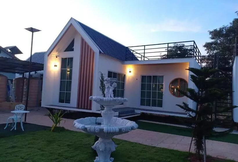 هتل Raintrary House