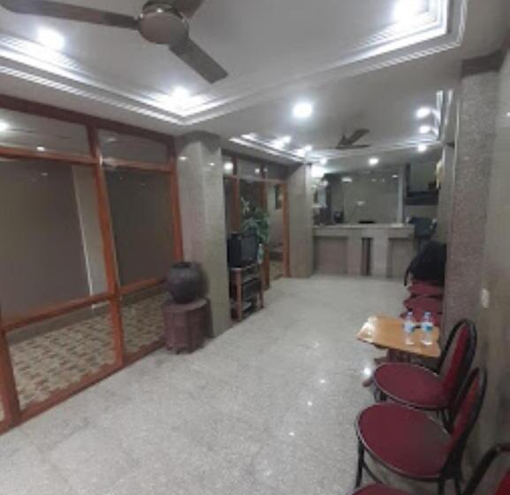 ホテル Ramakrishna, Wardha