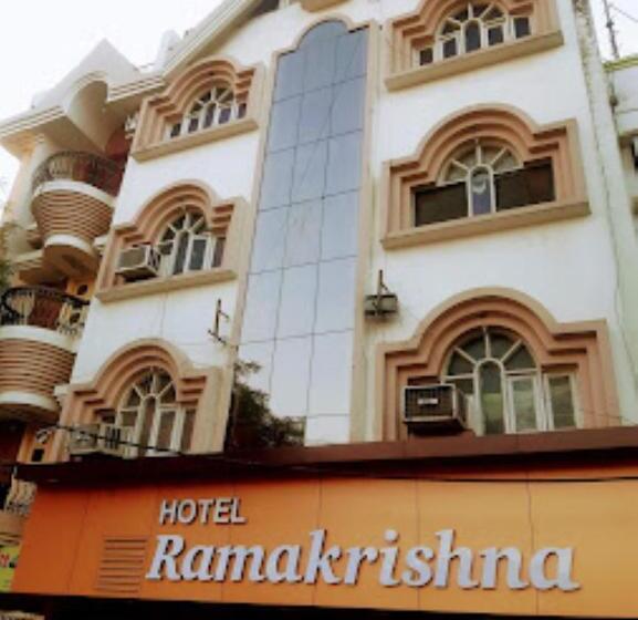 ホテル Ramakrishna, Wardha