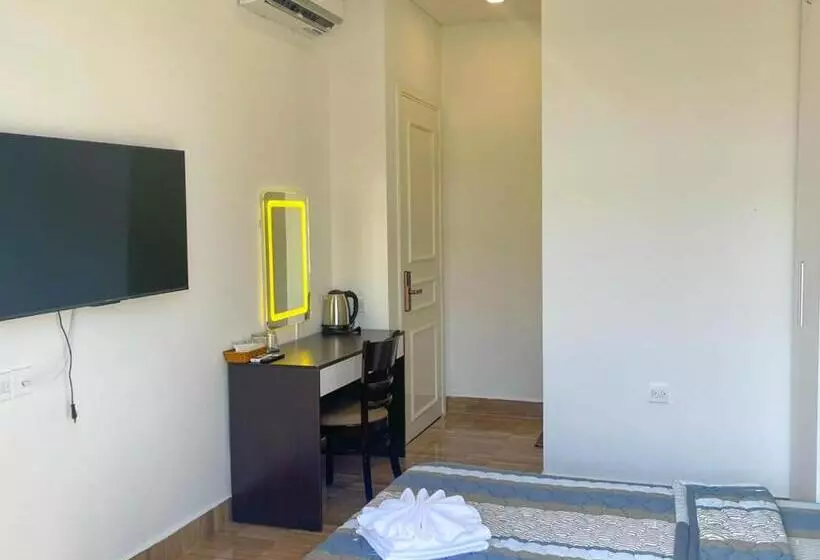 هتل Santoni Homestay