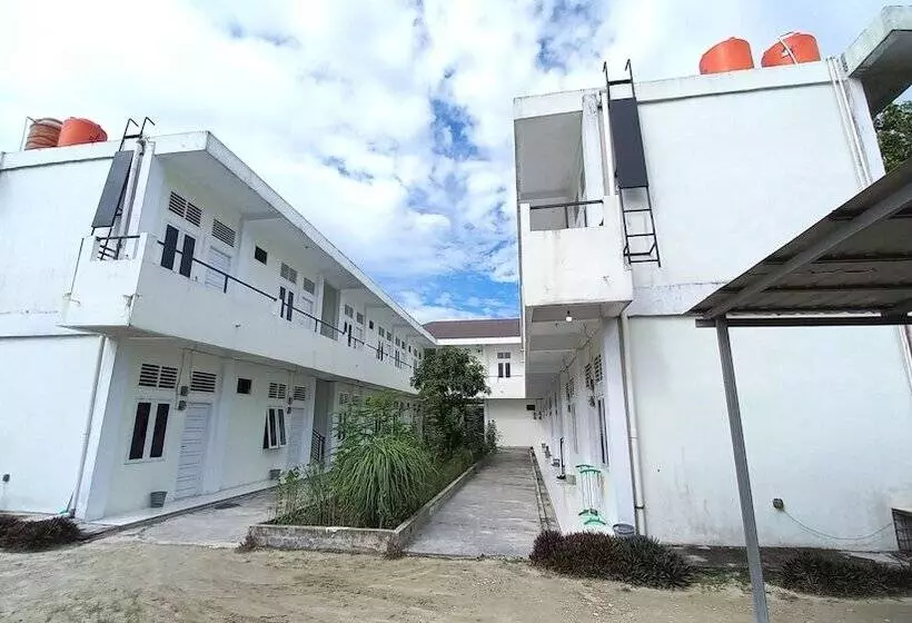 Hotelli Spot On 93326 Pondok Anie Syariah