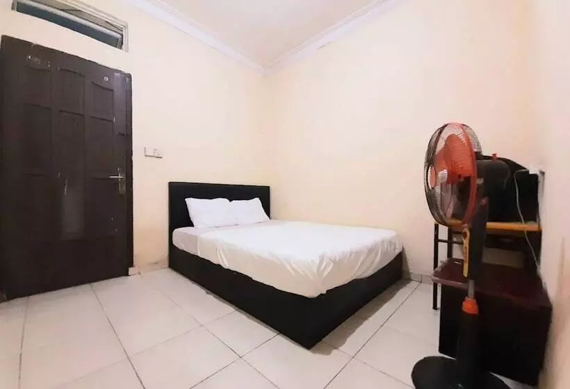 Hotelli Spot On 93326 Pondok Anie Syariah