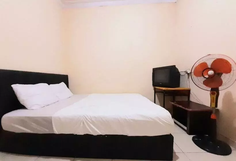 Hotelli Spot On 93326 Pondok Anie Syariah