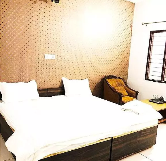 ホテル The Garden    By Sky Group    Special For Families, Couples, Corporate, Groups