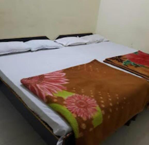 Отель Tuljai Lodge, Tuljapur