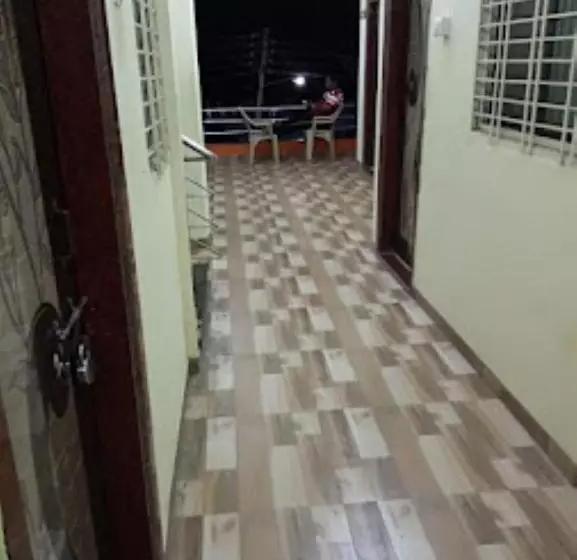 Hotelli Tuljai Lodge, Tuljapur
