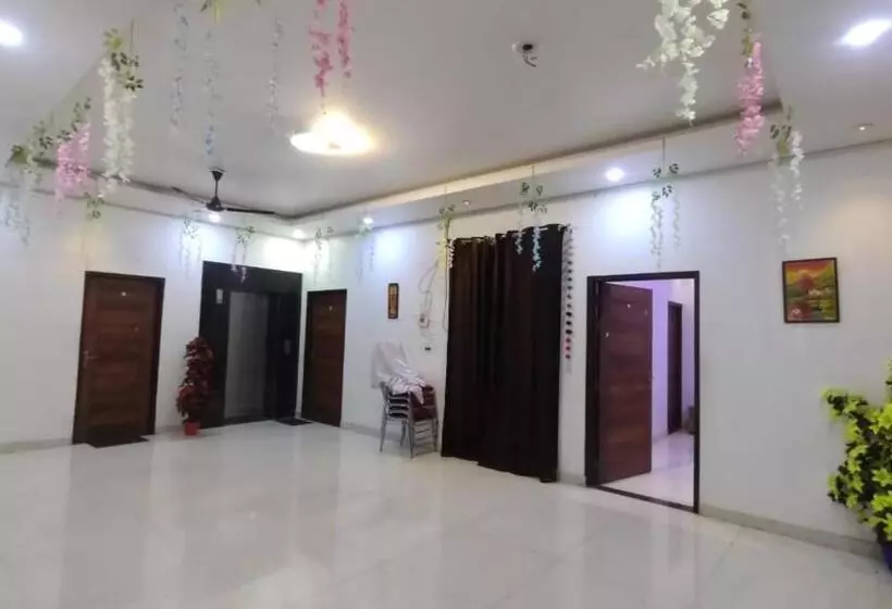 Mauji S Villa Hotel & Guest House