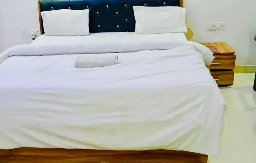 Mauji S Villa Hotel & Guest House