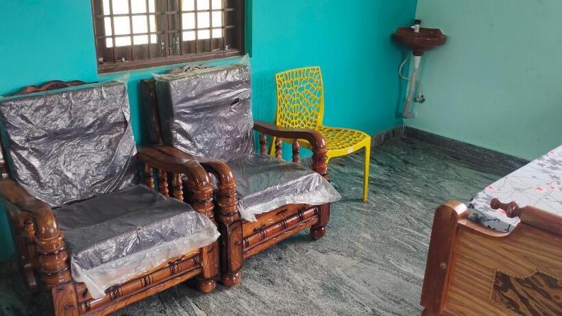 Pensionat Hill Top Camp Yelagiri Hills