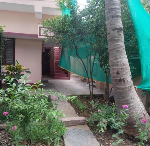 פנסיון Garden Villa, Hyderabad