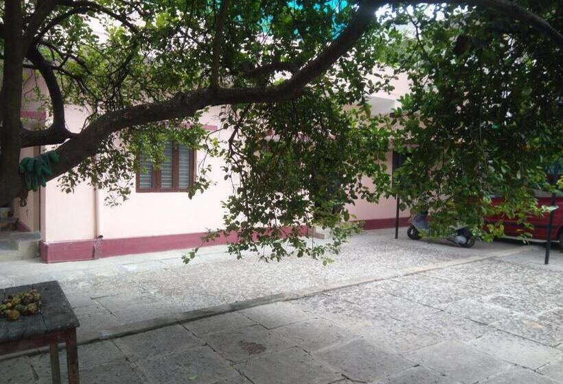 פנסיון Garden Villa, Hyderabad