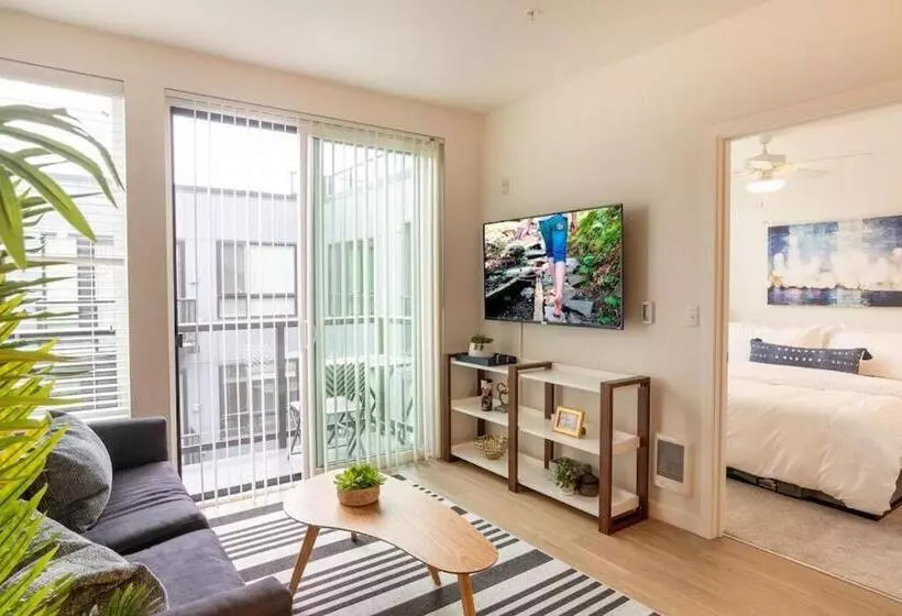 Top Floorbalcony55 4k Smart Tv360 Rooftop View