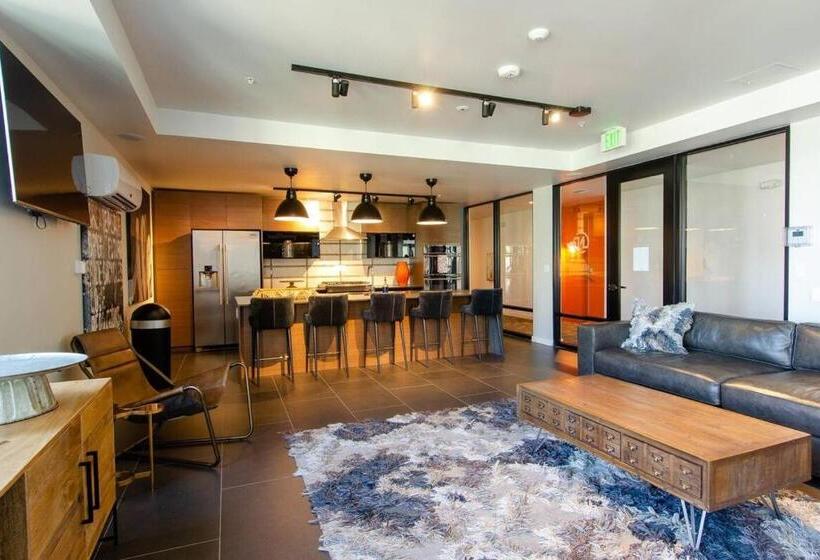 Top Floorbalcony55 4k Smart Tv360 Rooftop View