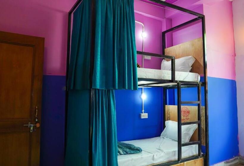 12 Monks Hostel Pushkar