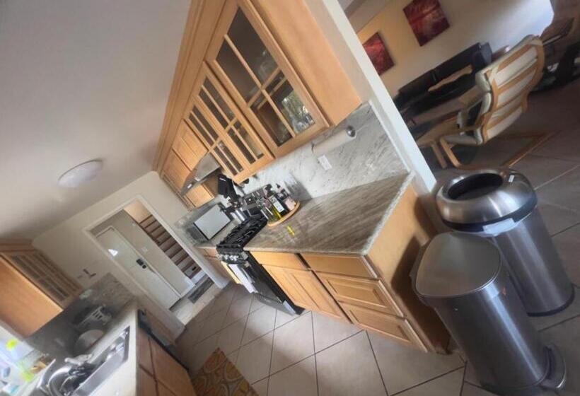 Hostel Cozy And Comfortable