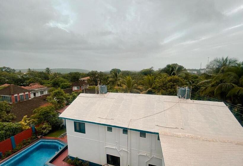 فندق صغير Honeydew Suites By Goaround Homes