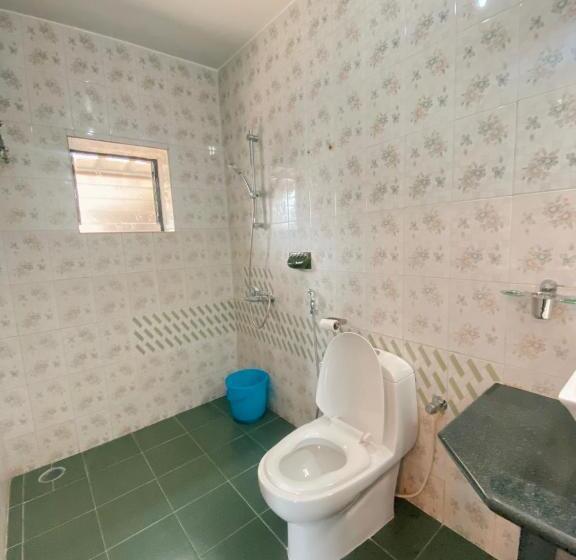 فندق صغير Honeydew Suites By Goaround Homes