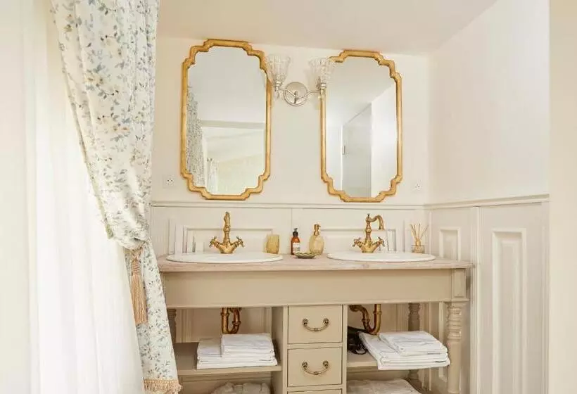 ベッドアンドブレックファースト Château Et Relais De Clotte