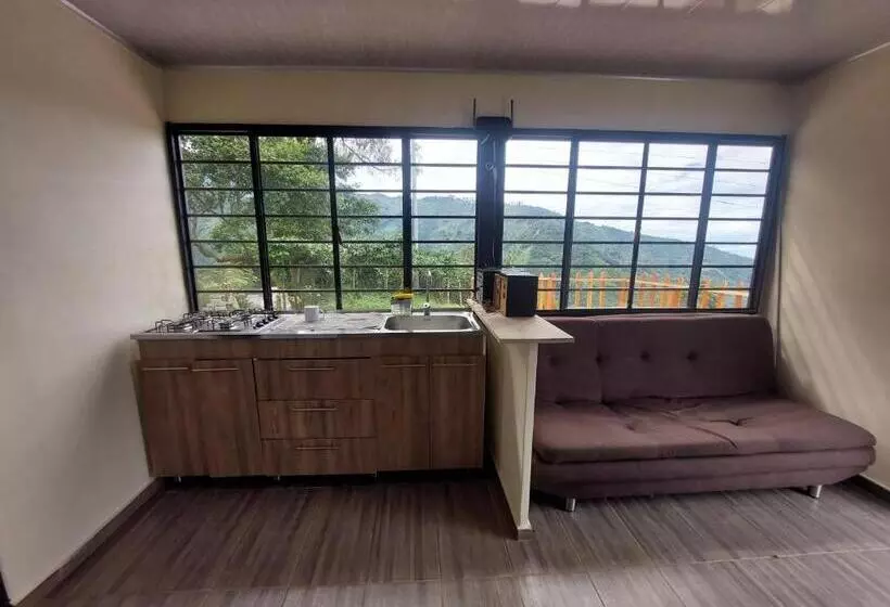 Aamiaismajoitus (B&B) Glamping El Mirador