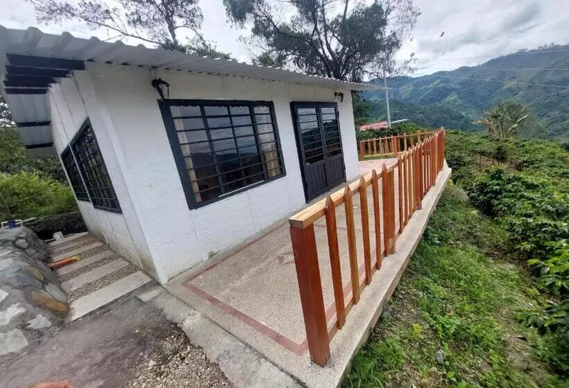 Aamiaismajoitus (B&B) Glamping El Mirador