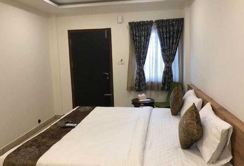 Hotel Amulya Regency