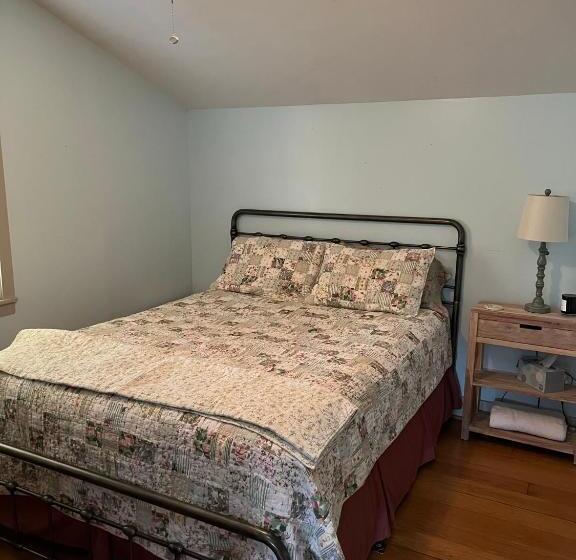 Hotel Charming Farmhouse On Working Red Haven Farm