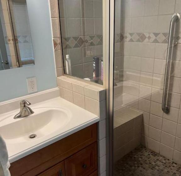 فندق Charming Farmhouse On Working Red Haven Farm