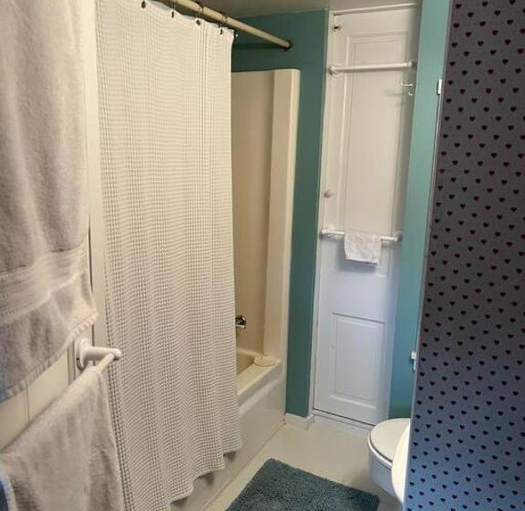 فندق Charming Farmhouse On Working Red Haven Farm