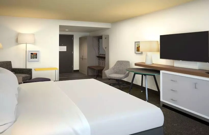 هتل Holiday Inn Nashville Airport, An Ihg