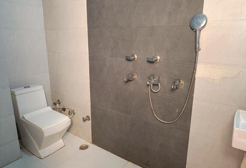 Hotel Nk Residency & Guest House