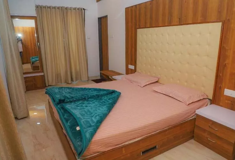 Hotelli Orchid Villa