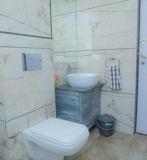 Hotelli Orchid Villa