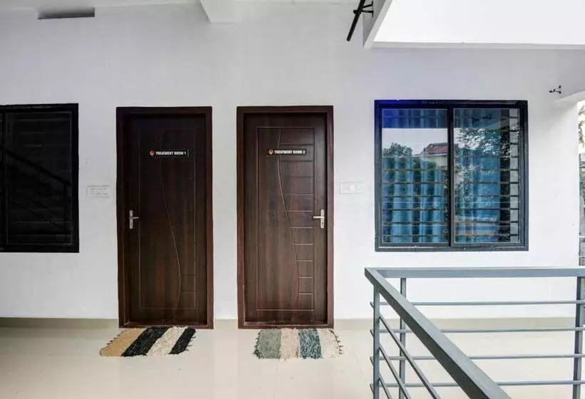 ホテル Oyo Flagship Golden Residency Manjeri