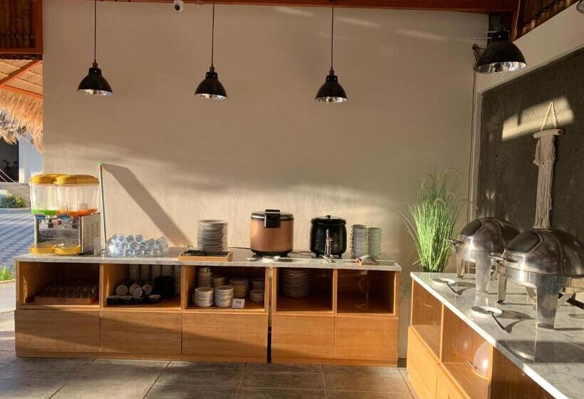 فندق Shava Beach Resort