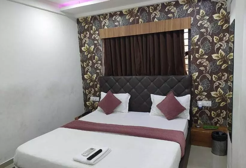 Oyo Hotel Md Grand Ac Rooms