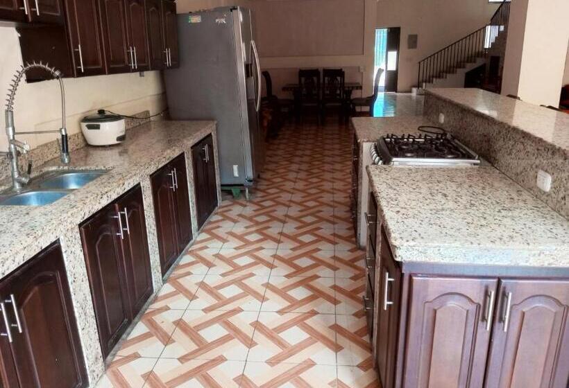 Majatalo Arca De Alianza