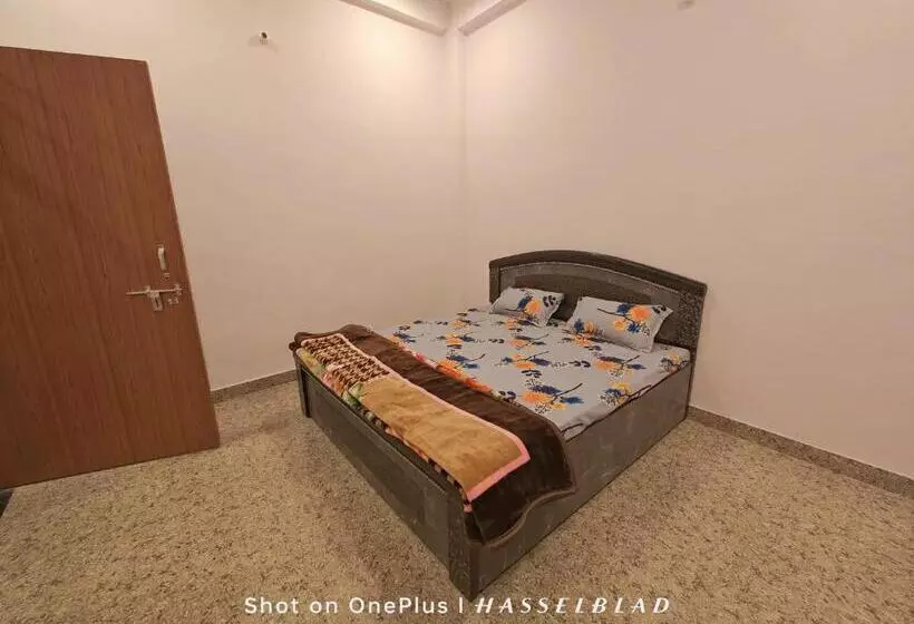Majatalo Brij Bhumi Nikunj