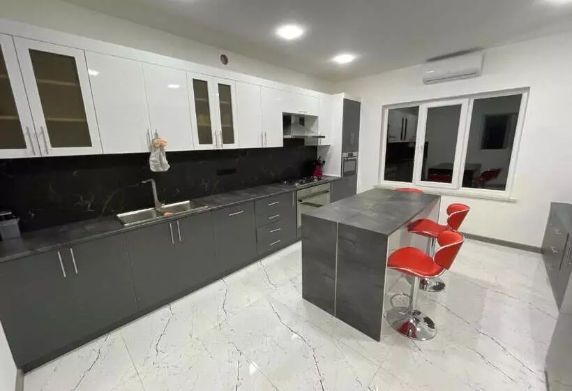 پانسیون Dream Home