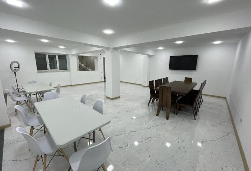 پانسیون Dream Home