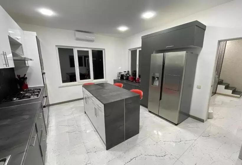 پانسیون Dream Home